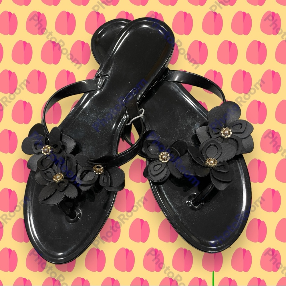 NWT Women’s Black Floral Flip-flops w/Gold Beads. Synthetic Patent-Look. Size 9.